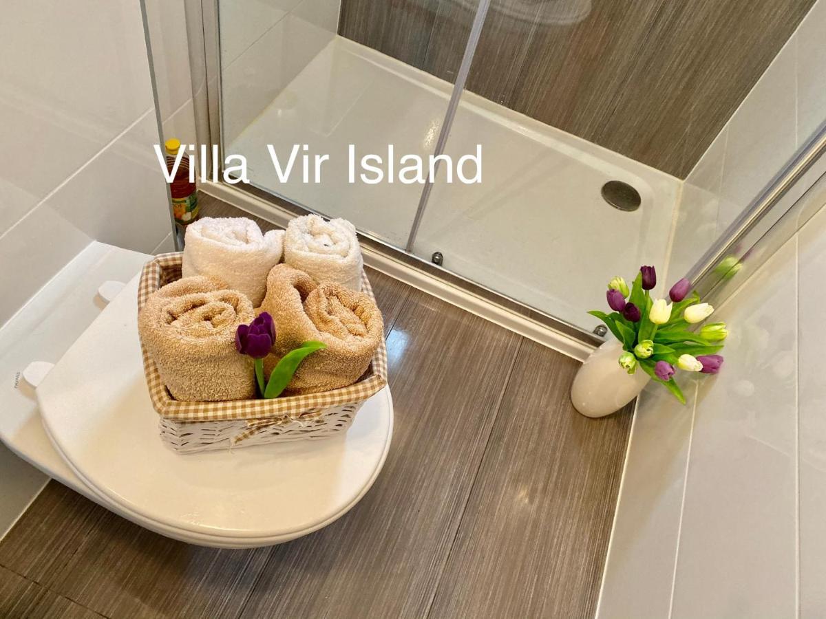 Villa Island Vir With Pool 外观 照片